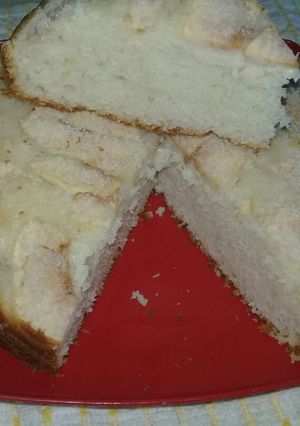 Una foto de Torta para el mate de coco y manzana🍏