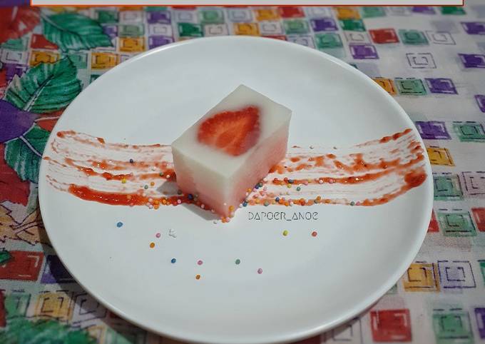 Cara Gampang Membuat #239 Puding Strawberry Susu Anti Gagal