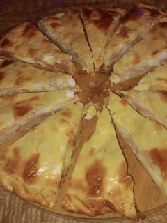 Una foto de 😋Pascualina de Jamón queso y pollo!!