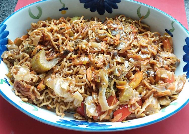 Stir-fry Pork Thai Noodles with Veges 😍🐖🍝🥗