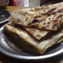 A picture of Butter naan.