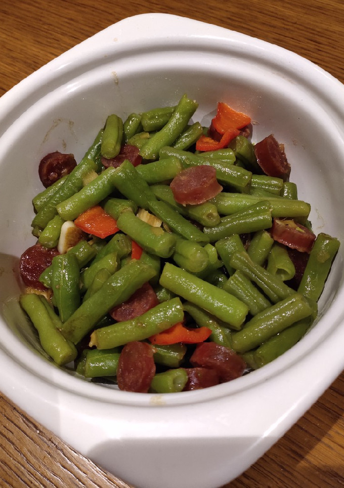 A picture of String Bean with Chinese Sausage.