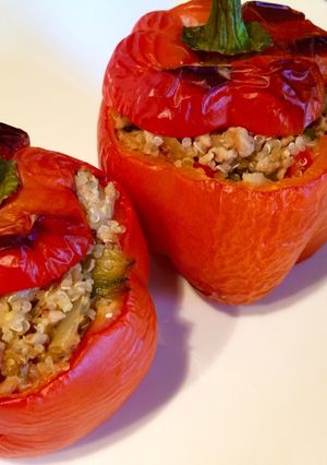 Foto principal de Pimientos rellenos de quinoa y verduras