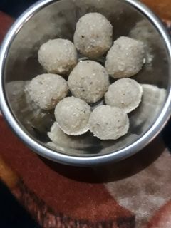 तिल के लड्डू (til ke ladoo recipe in Hindi) रेसिपी मुख्य फोटो