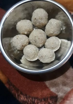 तिल के लड्डू (til ke ladoo recipe in Hindi) रेसिपी मुख्य फोटो