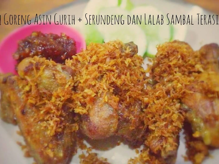 Langkah Gampang Menyiapkan Resep Ayam Goreng Asin Gurih + Serundeng, Lalab dan Sambal Terasi Goreng yang Uenak Anti Ribet, Menggugah Selera