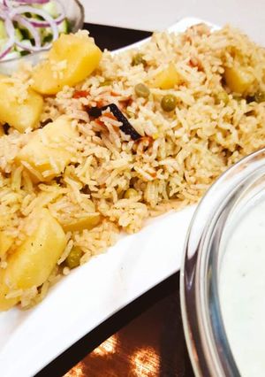 A picture of Aloo Matar Chawal.
