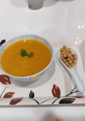 A picture of Chickpea soup.