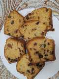 Budín chispitas de chocolate y frutas abrillantadas