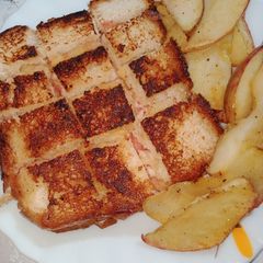 A picture of Sandwich with grilled apple.