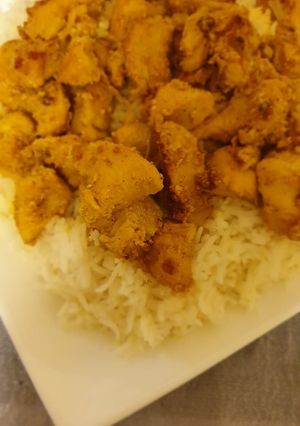 صورة لوصفة رز ابيض مع قطع الدجاج