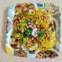 A picture of Dahi vada.
