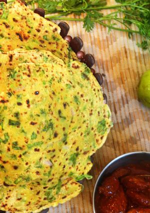 A picture of Palak Paneer Paratha.
