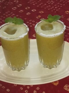 કાચી કેરી ફુદીના નું શરબત (Kachi Keri Pudina Sharbat Recipe In Gujarati) રેસીપી મુખ્ય ફોટો