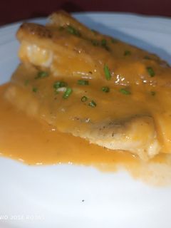 Una foto de Filetes de gallo en salsa