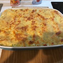 A picture of Cream chicken lasagna.