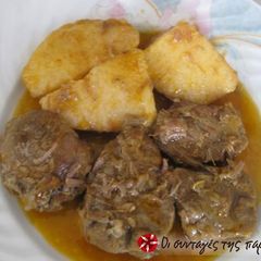 A picture of Veal stew with quinces.