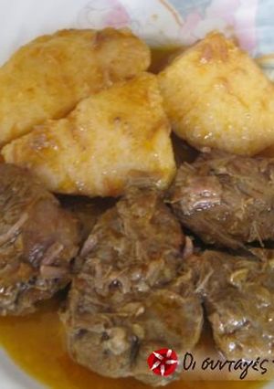 A picture of Veal stew with quinces.