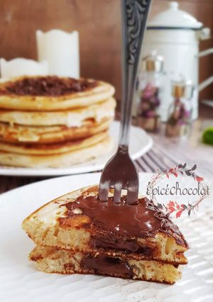 Une photo de Pancakes américains au levain et chocolat