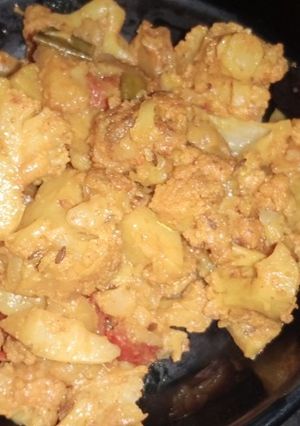 आलू गोभी की सब्जी(gobhi aloo ki sabzi recipe in hindi) रेसिपी मुख्य फोटो