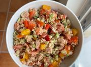Una foto de picadillo de atun