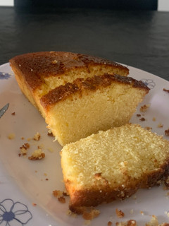 Una foto de Budín de limón húmedo