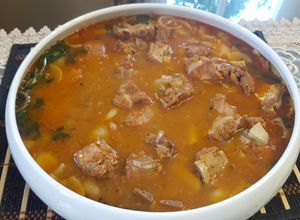 Una foto de Costillitas de cerdo en salsa de jitomates asados