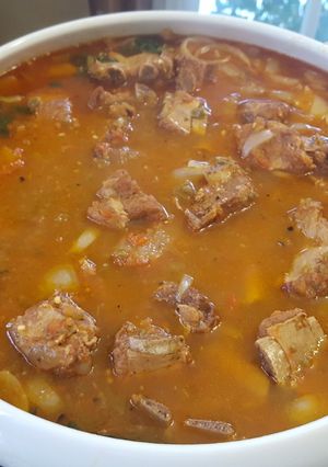 Una foto de Costillitas de cerdo en salsa de jitomates asados