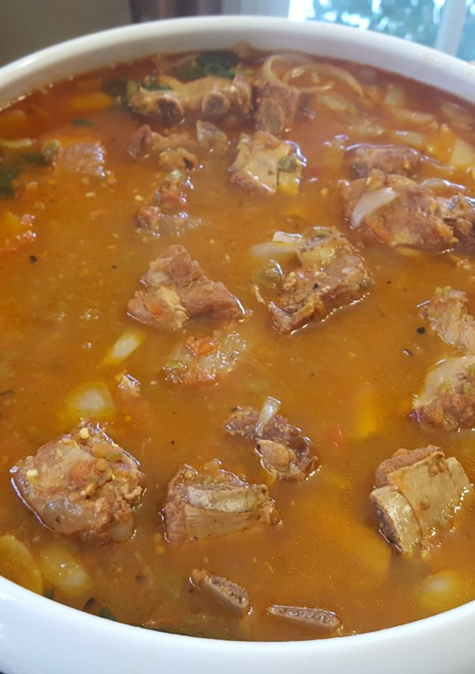 Una foto de Costillitas de cerdo en salsa de jitomates asados