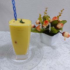A picture of Mango milk shake.
