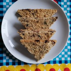 A picture of Cranberry and orange oat crumbles.