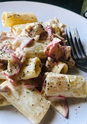 A picture of Chicken Pasta Salad.