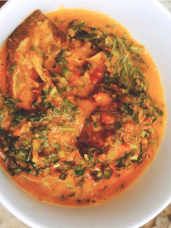 A picture of Miyan Taushe with assorted meat.