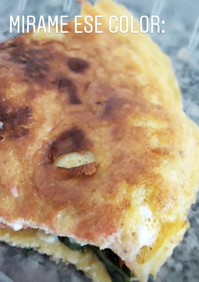 Una foto de Omelette caprese (que no se pega)