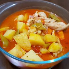 A picture of Chicken stew with vegetables يخنة دجاج و خضار.