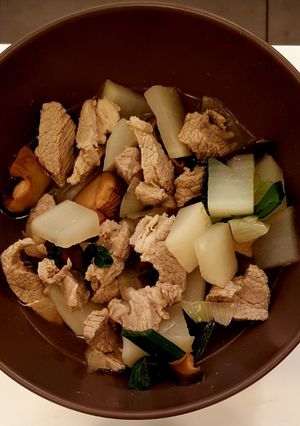 Foto di Zuppa di vitellino con ravanello bianco (Sogoghi Muguk)