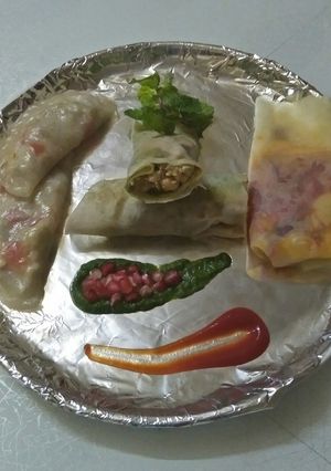A picture of Crystal paper wraps and rolls with 3 different fillings.