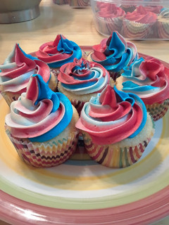 A picture of Yellow Cupcakes.
