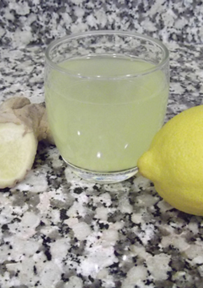 Una foto de Infusión de jengibre y limón