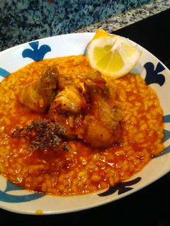 Una foto de Arroz caldoso con jamoncitos de pollo