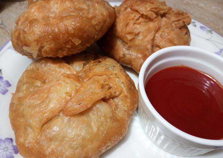 Homemade Khasta Chicken Kachori