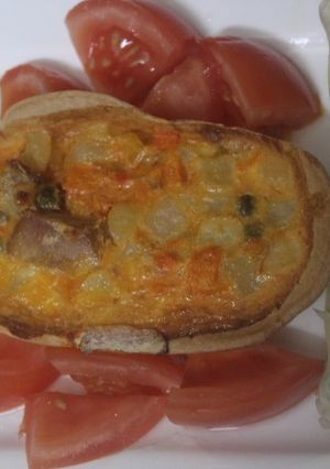 Una foto de Tortilla de ensaladilla en cestitas al horno