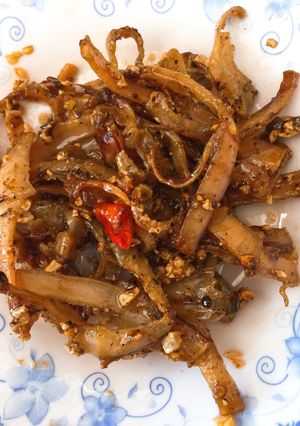 Hình của món Khô mực chiên nước mắm tiêu.