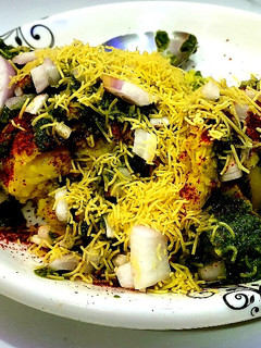 સુરતી લોચો (Surti Locho Recipe In Gujarati) રેસીપી મુખ્ય ફોટો