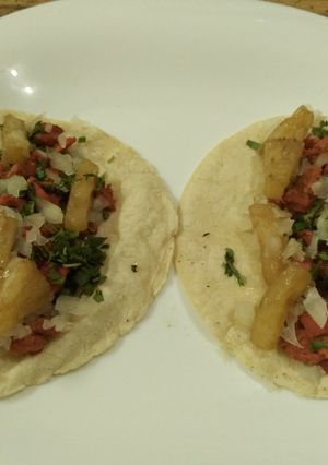 Una foto de Tacos de pastor rojo