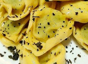 Foto di Tortelli burro, salvia e cavolo nero