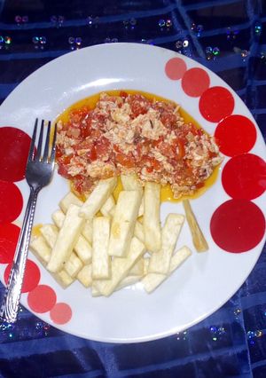A picture of Fried yam and Egg sauces.