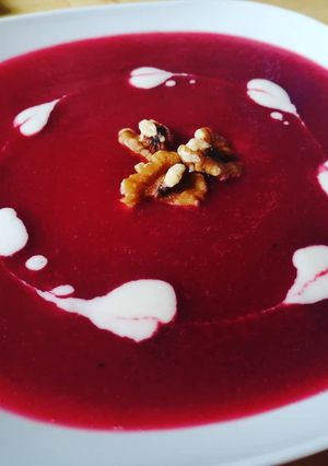 Foto di Crema di rapa rossa e bianca con gorgonzola e noci