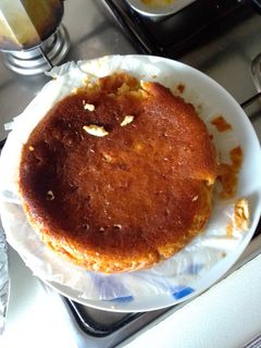 Una foto de Tarta de turrón y queso