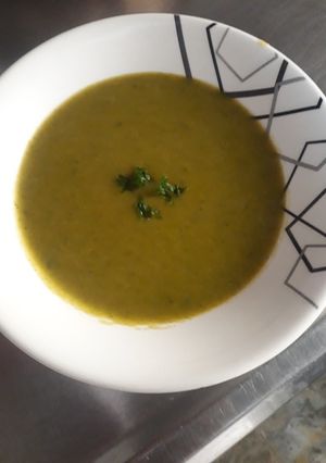 Una foto de Crema de espinacas y verduras